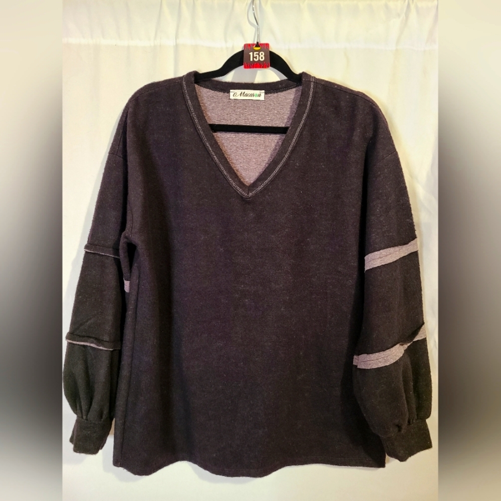 MACARON Sample L Grey Sweater 158